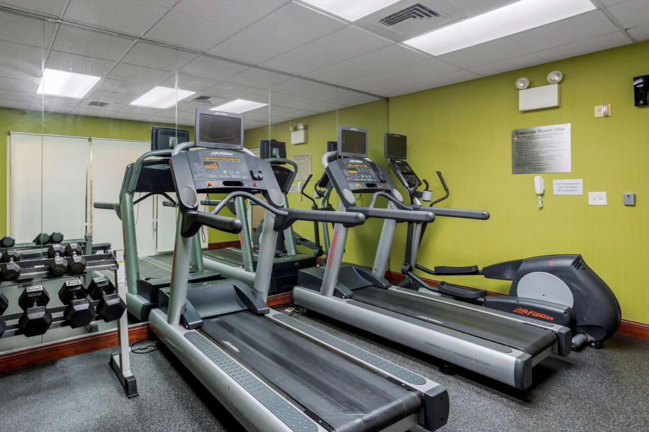 מאונט לאורל Comfort Inn & Suites Mt Laurel-Philadelphia מראה חיצוני תמונה