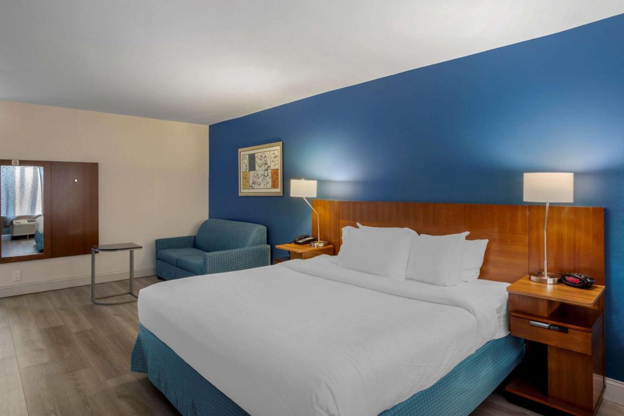 מאונט לאורל Comfort Inn & Suites Mt Laurel-Philadelphia מראה חיצוני תמונה